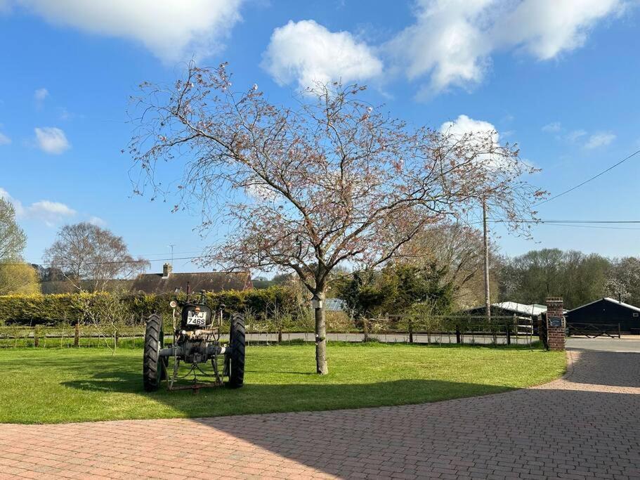 The Old Piggery, Cart Lodge In Newbourne Exteriör bild